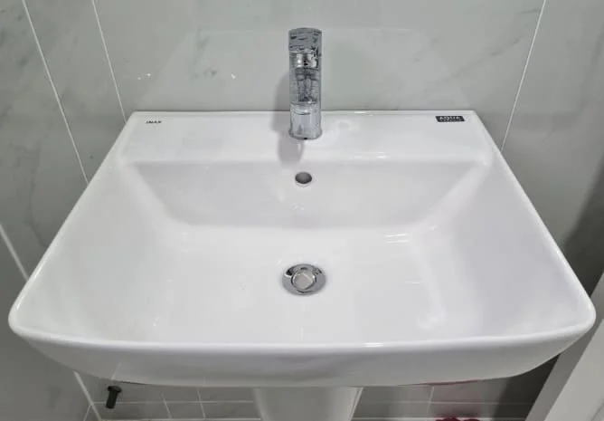 Chậu treo tường Inax AL-312V hình ảnh thực tế