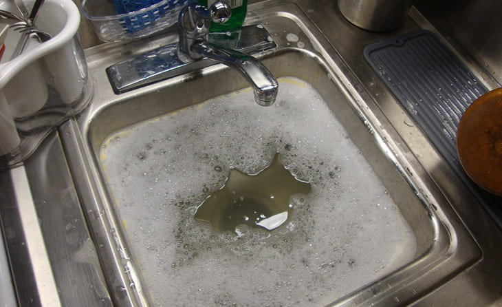 Ống thoát nước bị nghẹt thường xuyên