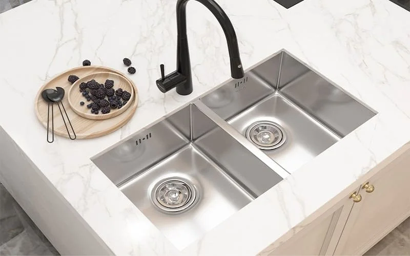 Chọn kích thước không phù hợp với không gian bếp