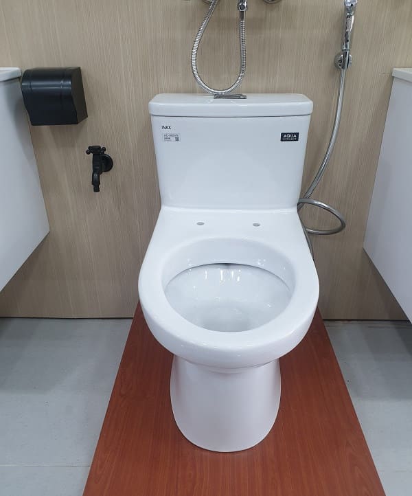 Giá bồn cầu Inax AC-969 đầu năm 2026 bao nhiêu?
