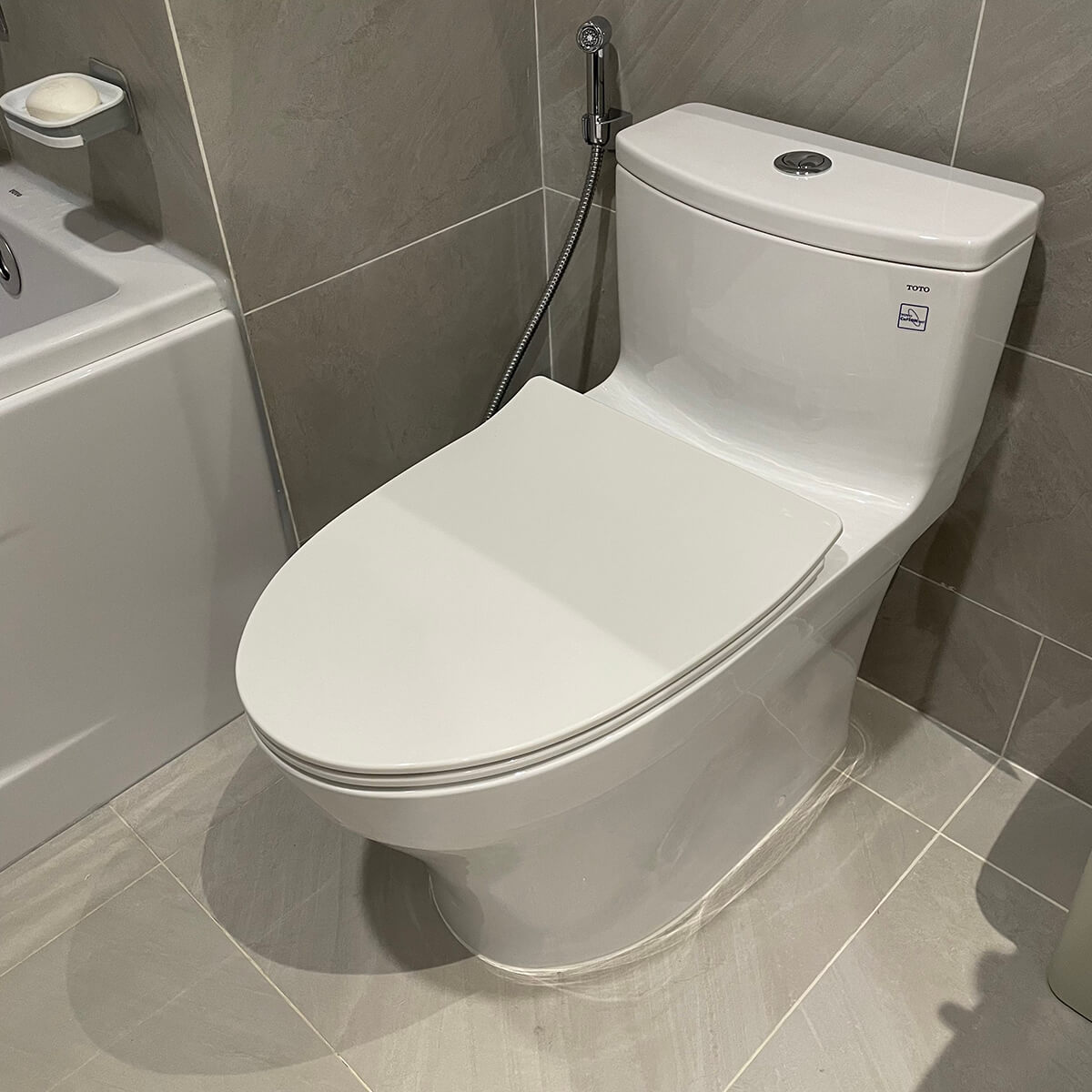 Giá bồn cầu TOTO bao nhiêu?