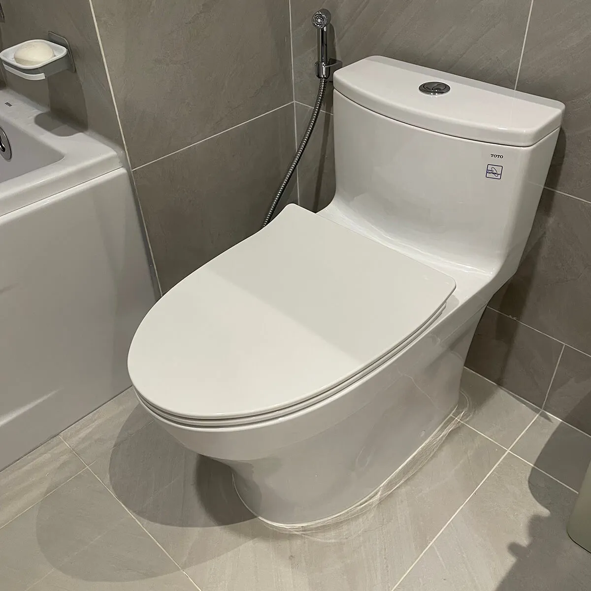 Giá bồn cầu TOTO bao nhiêu?