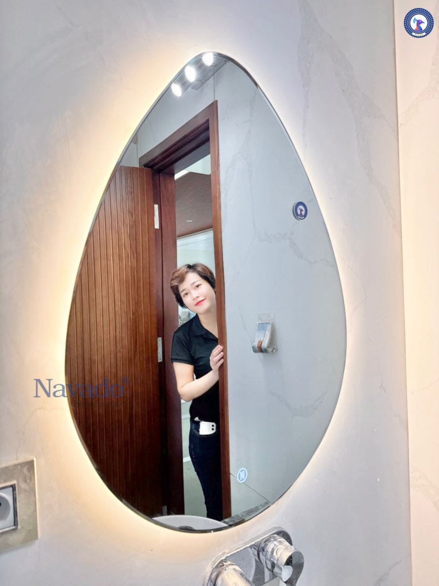 Gương soi nhà tắm trang trí