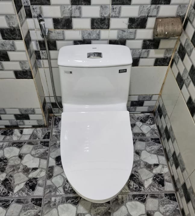 Hình ảnh bồn cầu Inax AC-919 tại nhà khách hàng