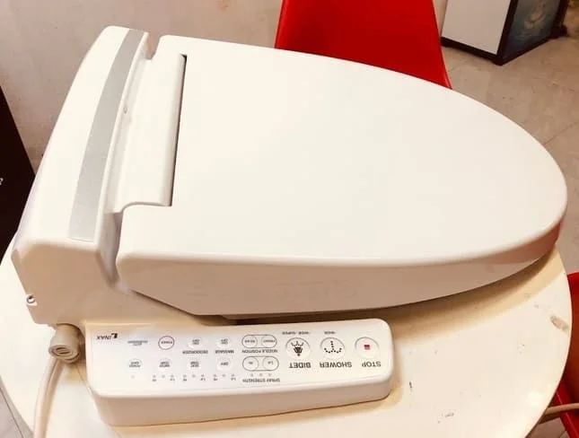Nắp bàn cầu điện tử Inax CW-KB22AVN