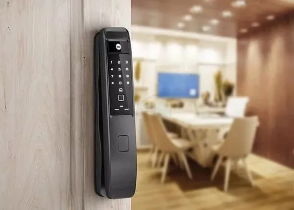 Khóa cửa vân tay Yale