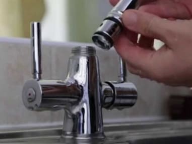 Lựa chọn vòi không xem xét chất liệu 