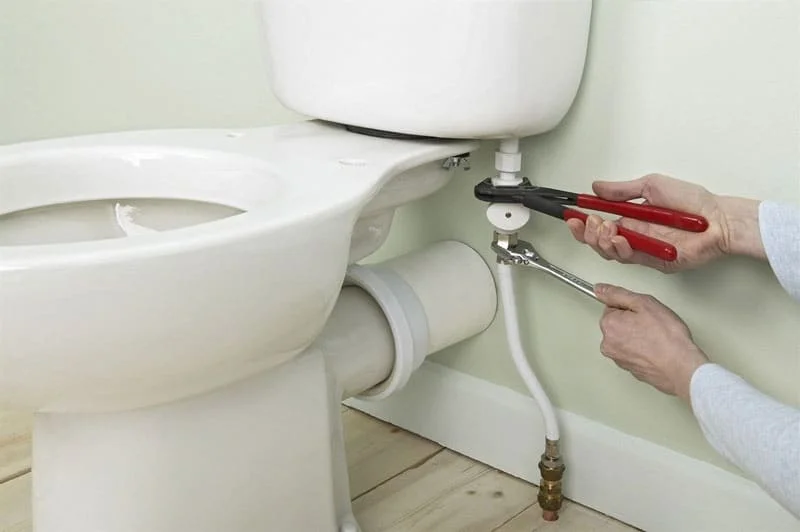 Lưu ý khi chọn mua bồn cầu thoát ngang
