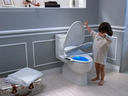 Lý do bạn nên mua lắp bồn cầu điện tử 