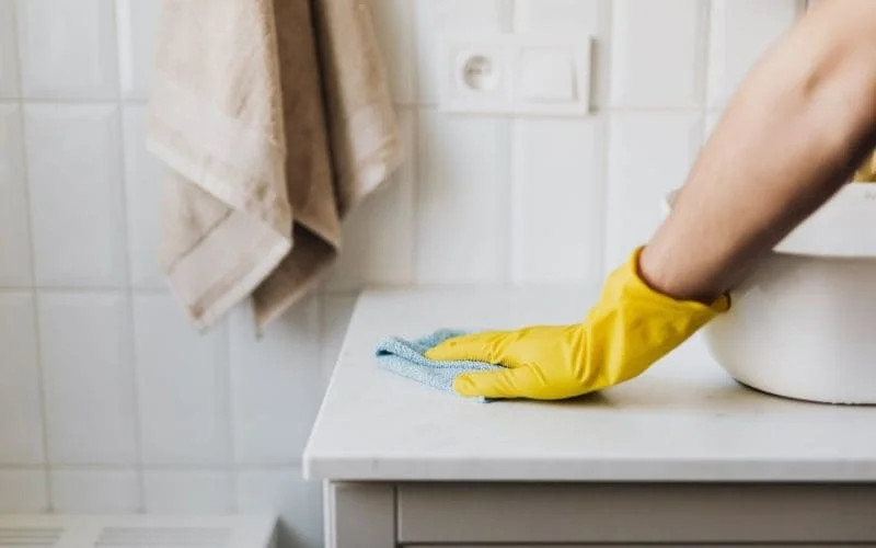 Mẹo bảo quản để tủ chậu Caesar bền đẹp