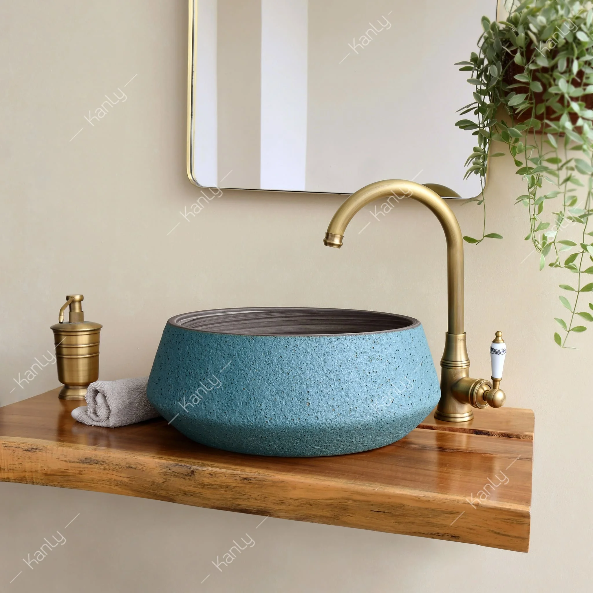 Nên chọn vòi Lavabo đồng hay vòi inox