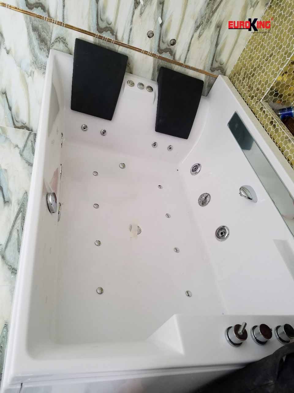 Bồn tắm MASSAGE Euroking EU–6154D
