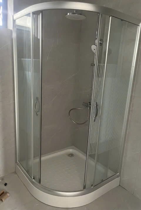 Hình ảnh phòng tắm đứng lắp tại nhà dân