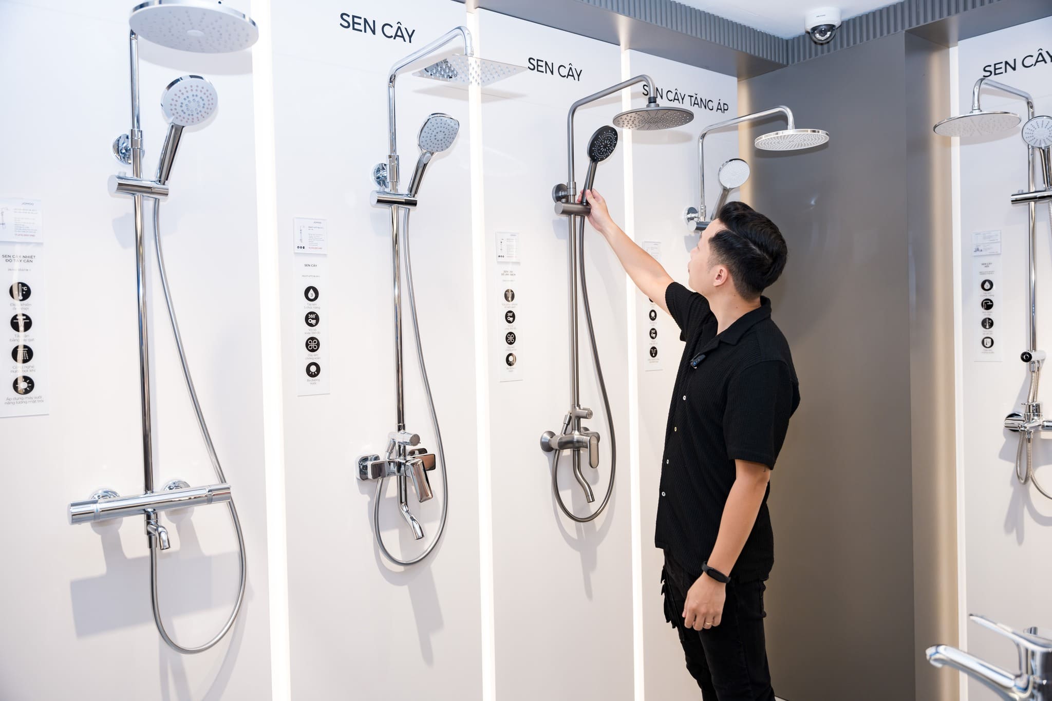 Sen tắm Jomoo thiết kế tinh tế hiện đại 