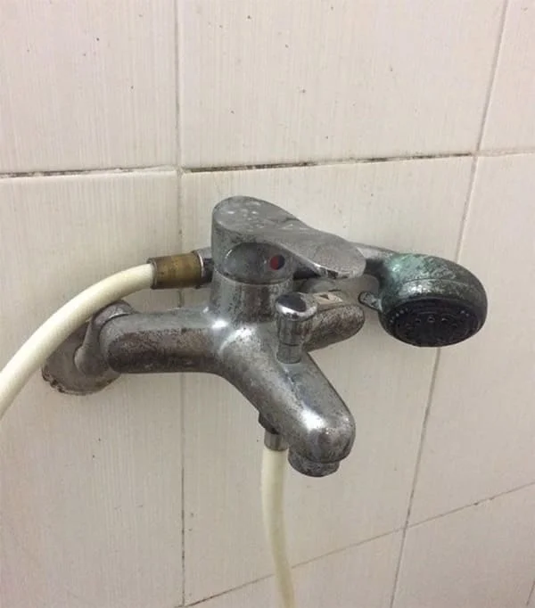 Sen vòi bì bong tróc, hoen gỉ lớp mạ