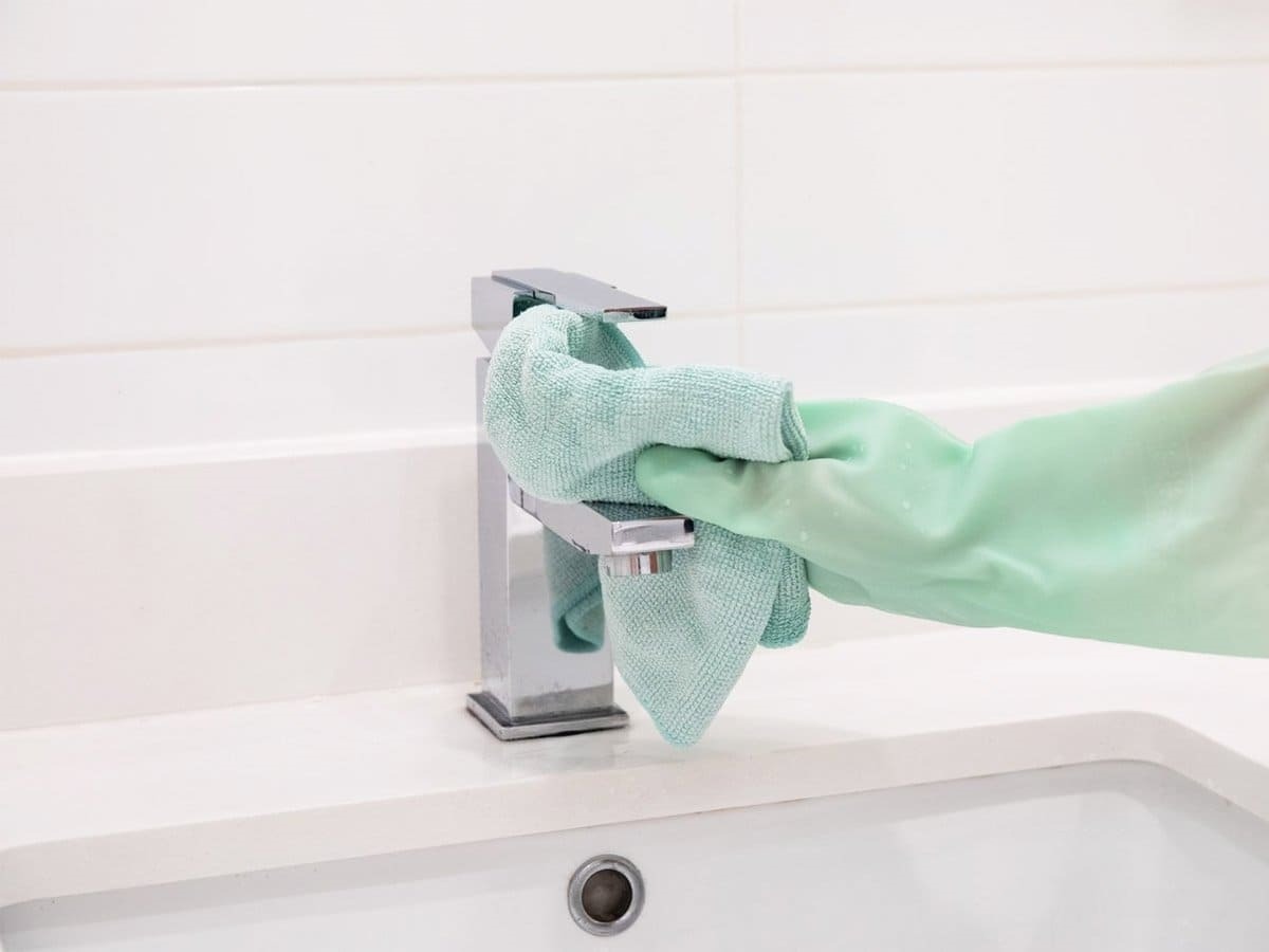  Tại sao cần vệ sinh vòi chậu định kỳ?