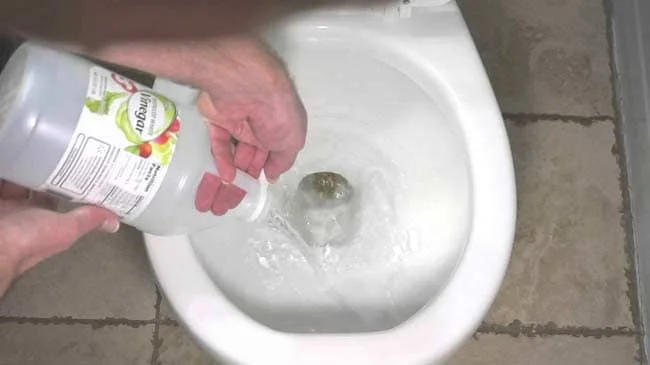 Cách khử mùi hôi bồn cầu bạn không nên bỏ qua