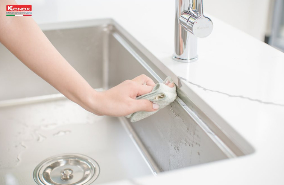 Thường xuyên vệ sinh chậu rửa 