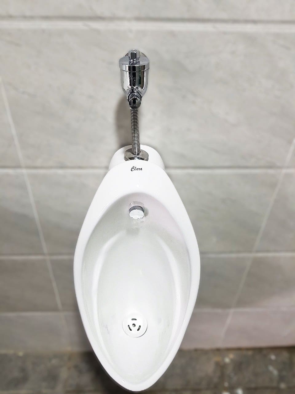 Tiểu nam treo tường Clara