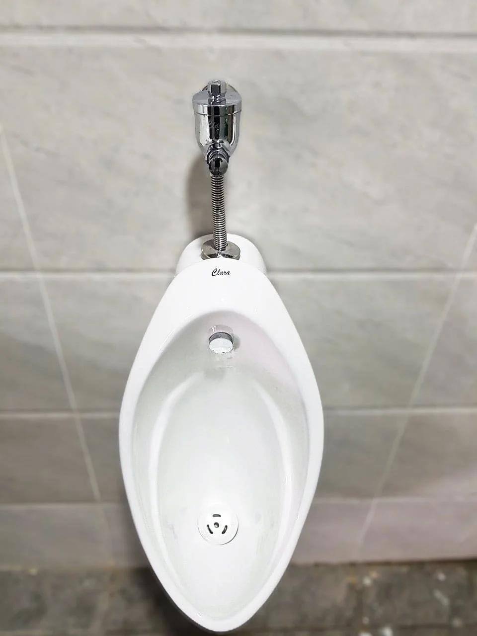Tiểu nam treo tường Clara