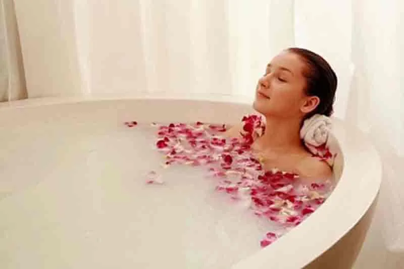 Trải nghiệm ngâm mình trong bồn tắm Mowoen