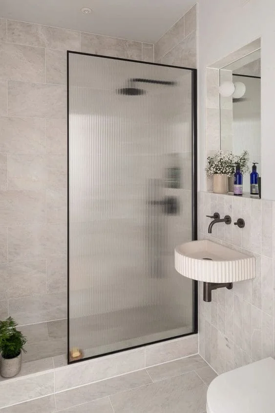 Vách tắm kính mờ