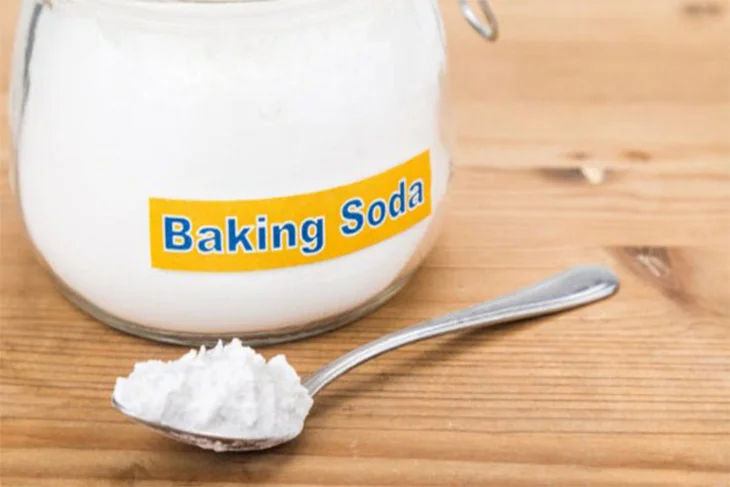 vệ sinh gương bằng baking soda