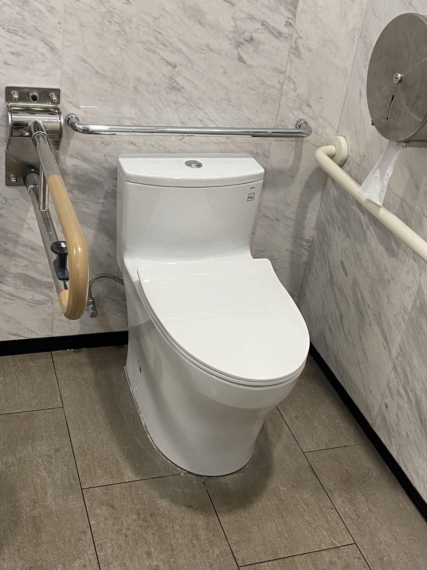 Vì sao bồn cầu TOTO có giá cao?