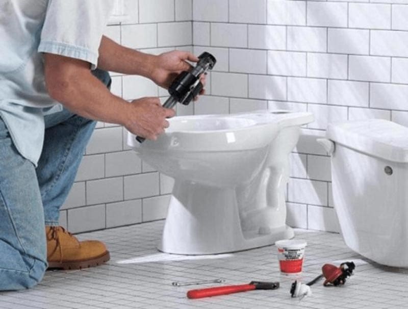 Vì sao nên thay bồn cầu sau một thời gian sử dụng?