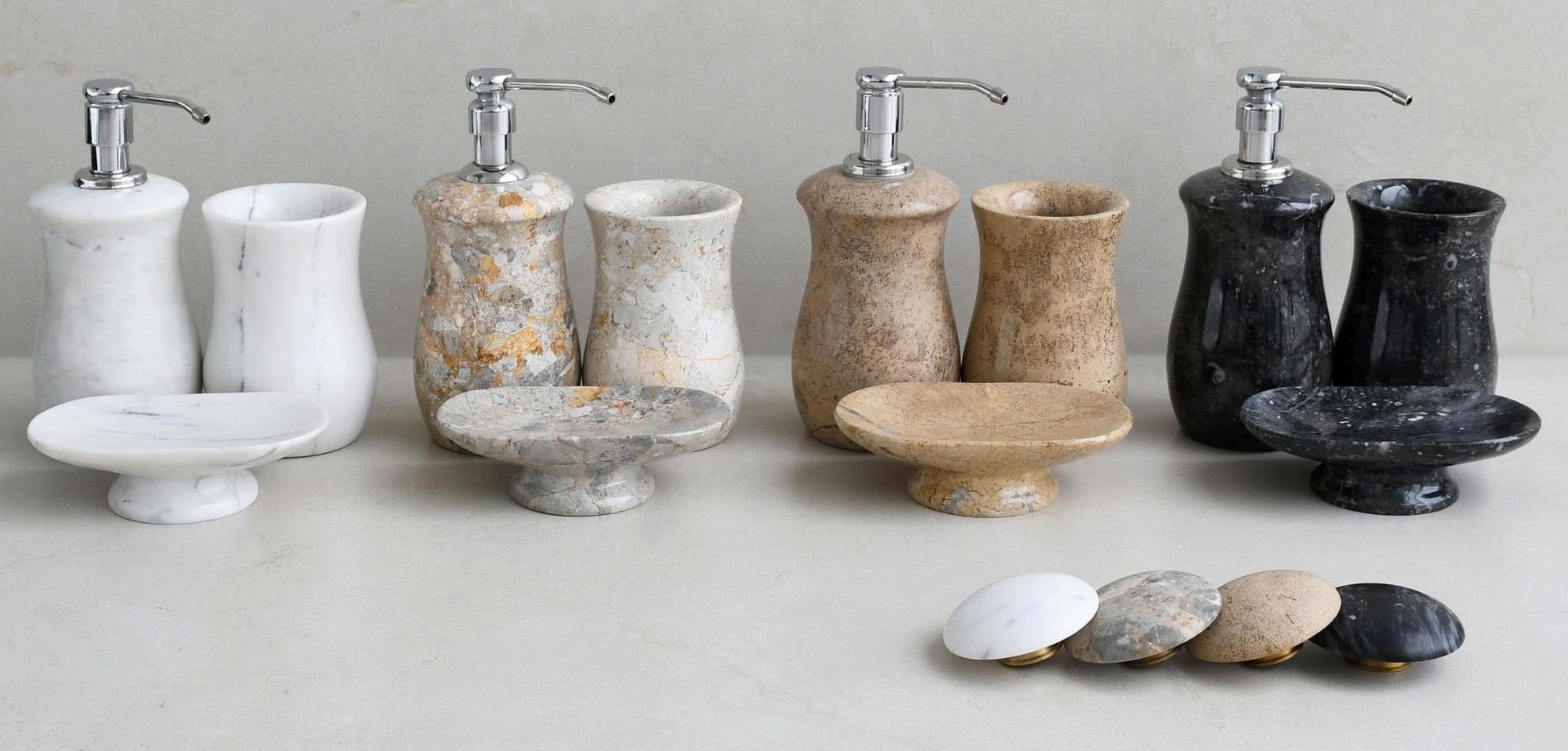 Vì sao phụ kiện bằng đá được yêu thích?