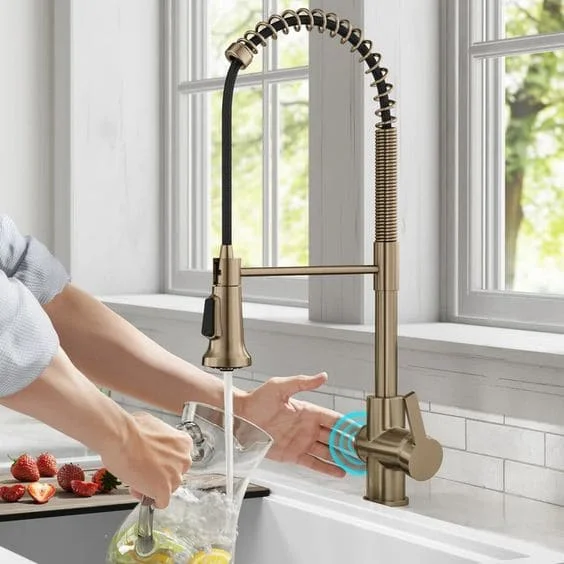 Vòi bếp cảm ứng