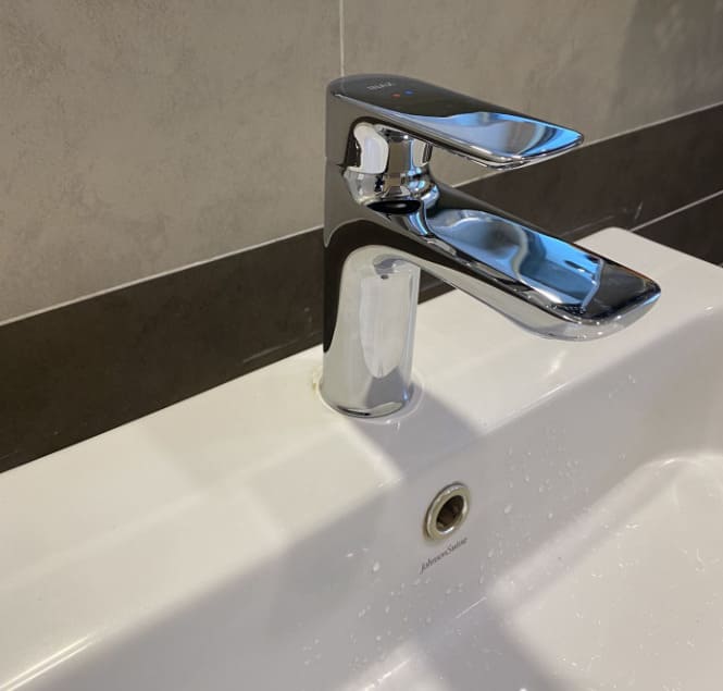 Vòi chậu inax LFV-612s tại nhà khách