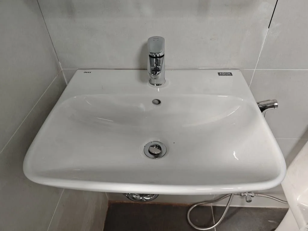 Vòi chậu nóng lạnh Inax LFV-1112S