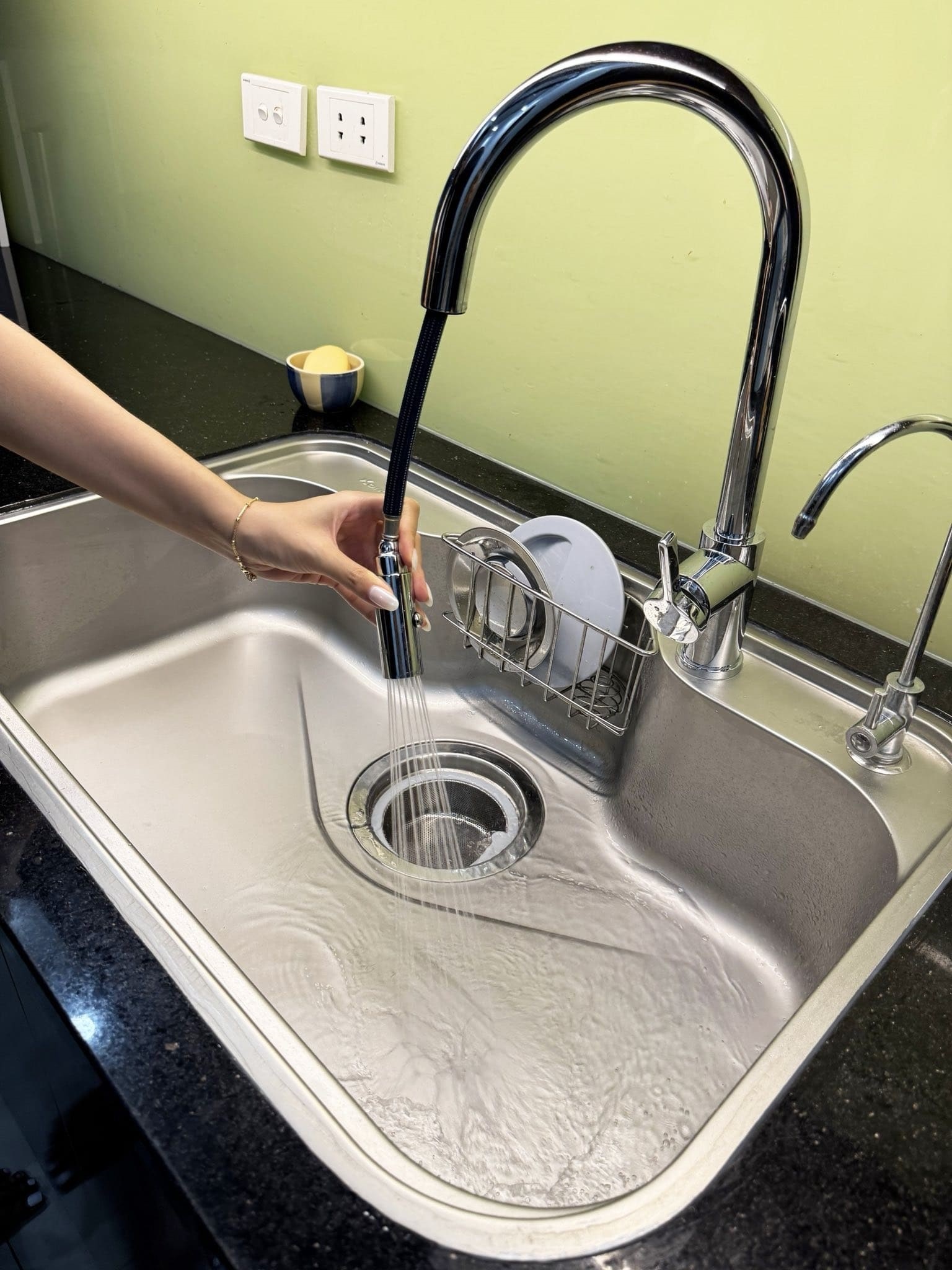 Hình ảnh vòi chậu thực tế tại nhà khách hàng