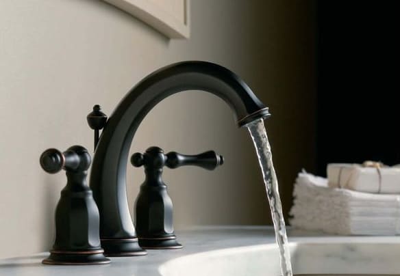 Vòi chậu rửa mặt màu đen Kohler