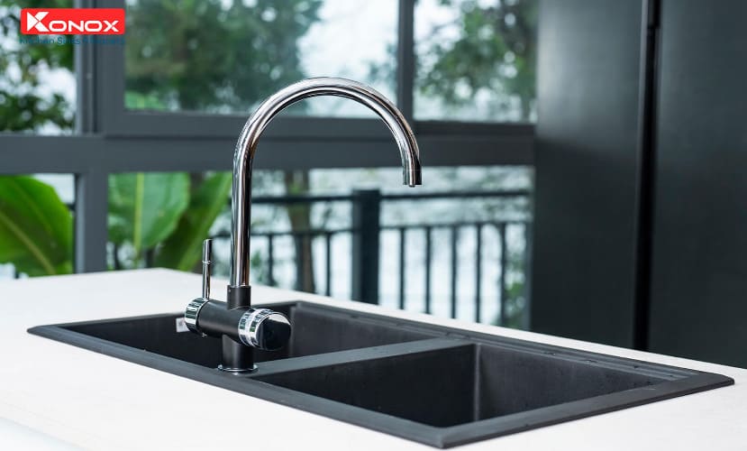 Vòi rửa bát 3 đường nước konox