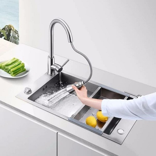 Vòi rửa bát dây rút tiện lợi khi sử dụng