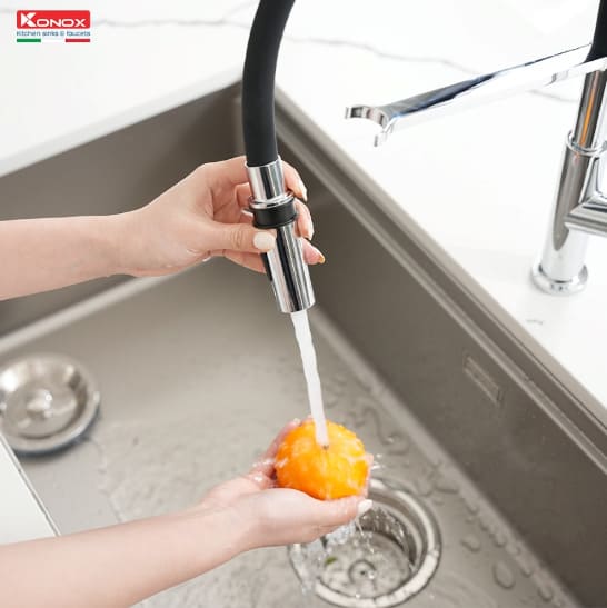Vòi rửa bát dây rút Konox