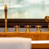 Vòi bồn tắm bằng đồng