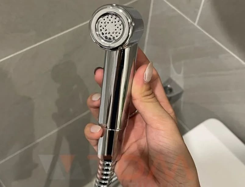 Vòi xịt vệ sinh TOTO