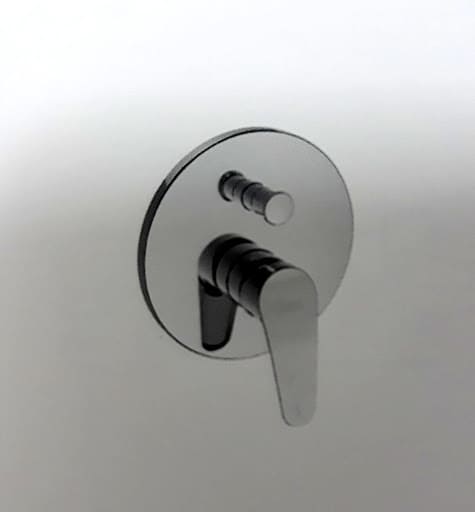 Mặt nạ sen tắm âm tường American Standard